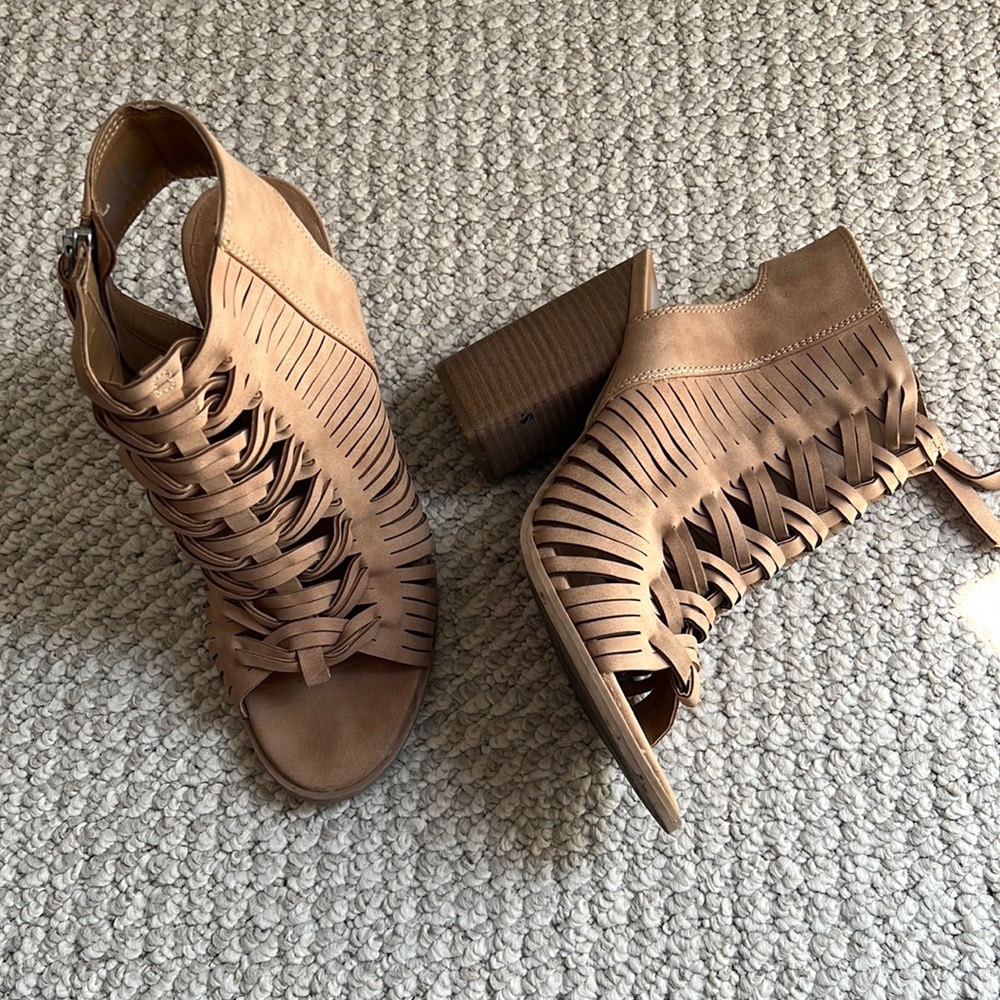 Dolce Vita Sandal Booties tan 8